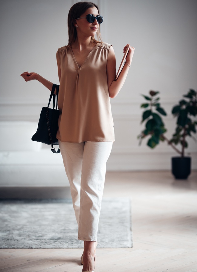 Beige blouse with a V-shaped neckline, universal style, L