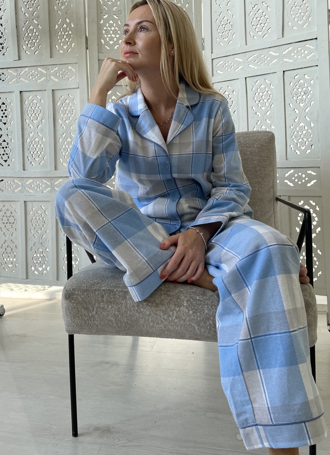 Warm women's pajamas made of flannel in a blue and grey cage, home clothes, L