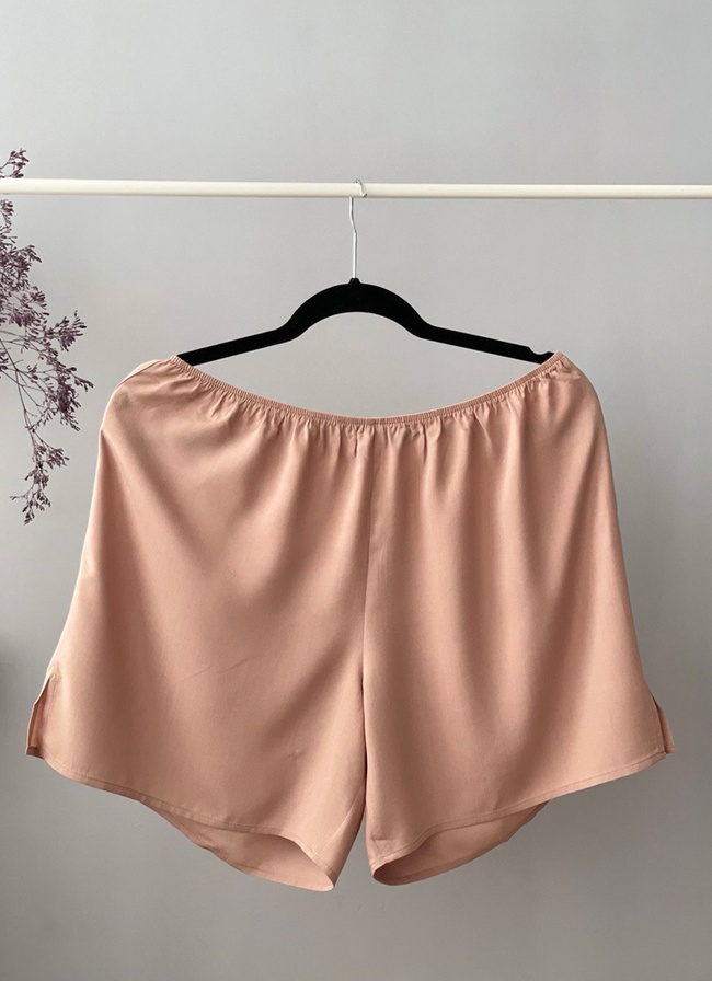 Light skirt shorts in matte viscose, 3XL