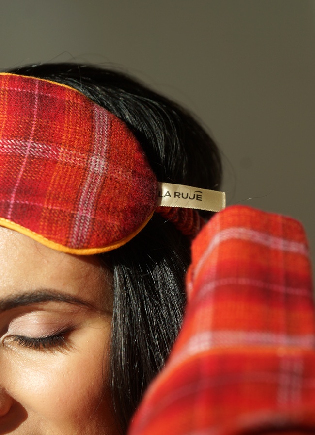 Sleep mask made of delicate Italian flannel in pomegranate check, One size