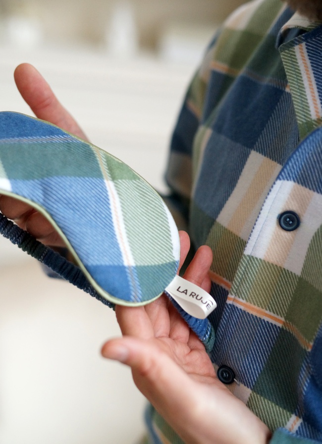 Sleep mask made of delicate flannel in a blue-green check, One size